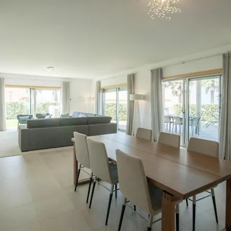 Del Rey Iii Villa